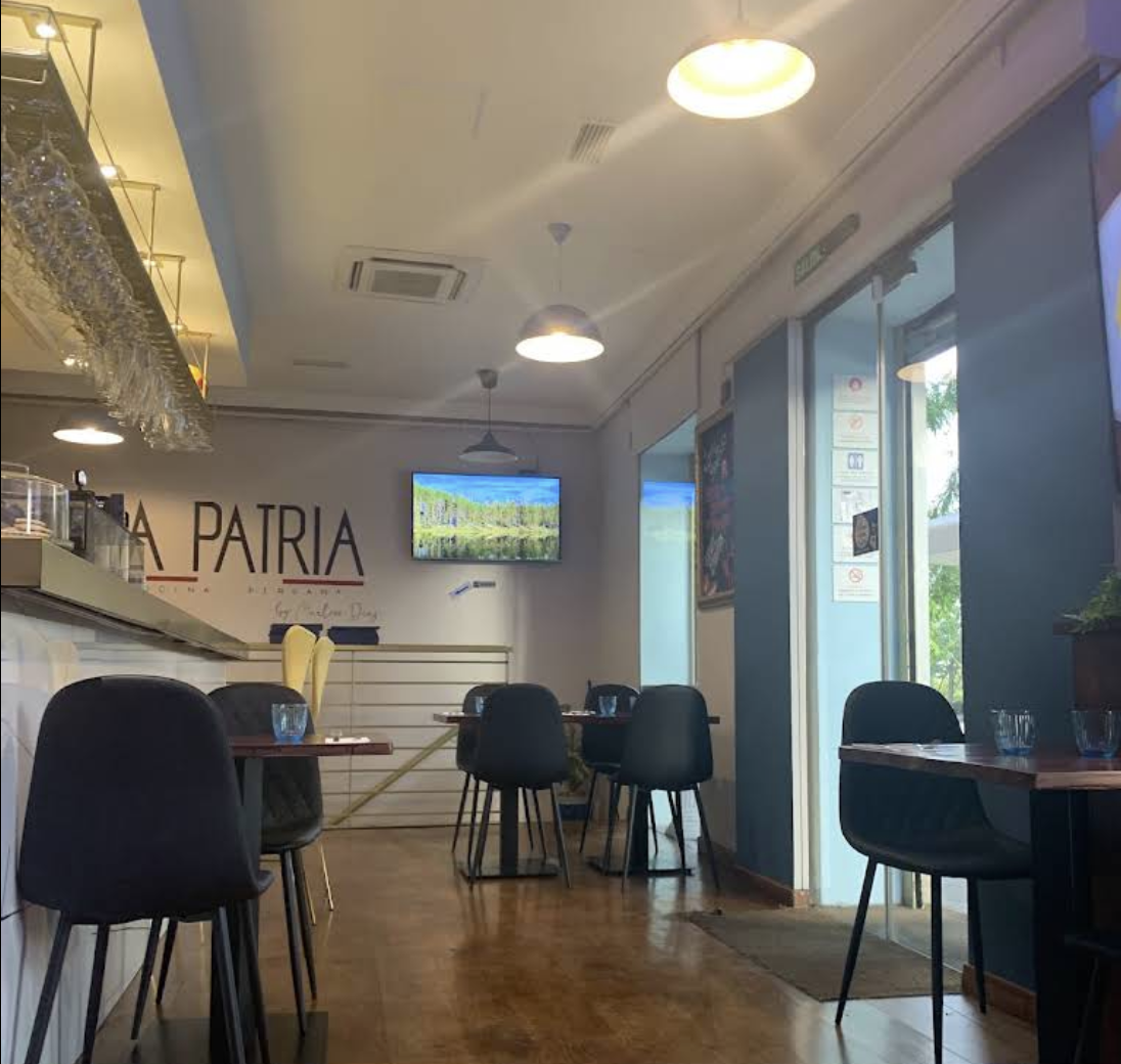 Interior del restaurante La Patria en Madrid